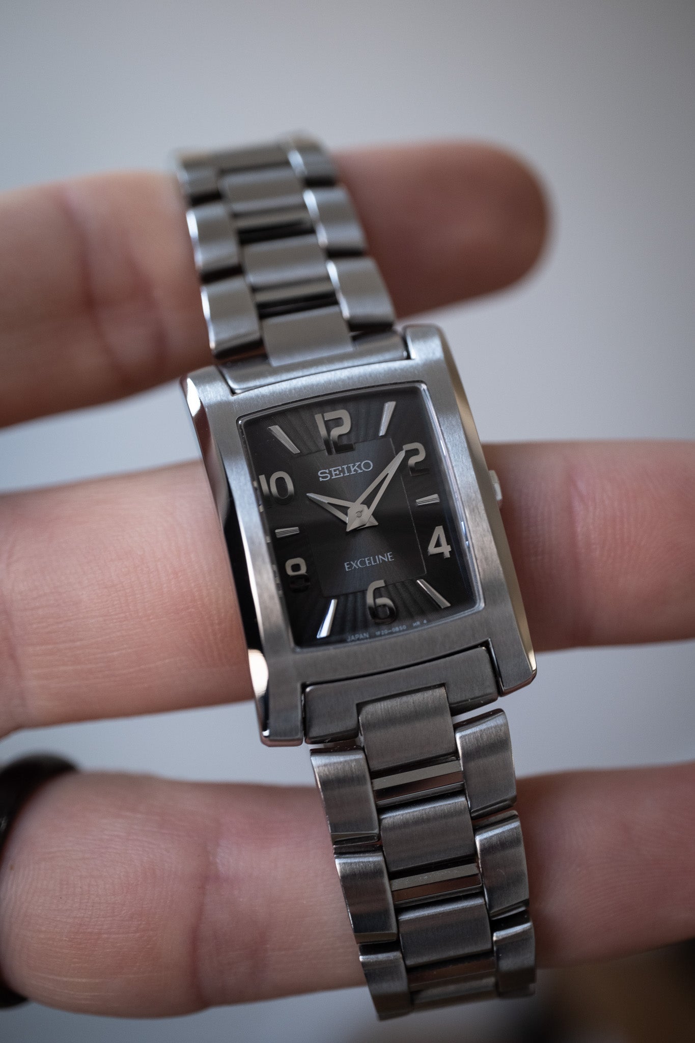 Seiko Exceline Tank | y2k, clean, interesting handset